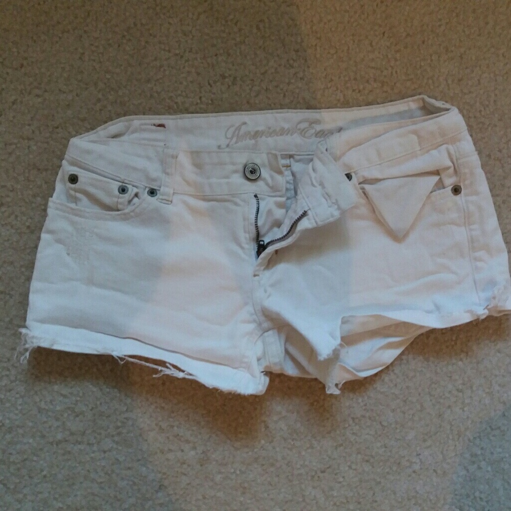 American eagle White denim shorts Sz. 4